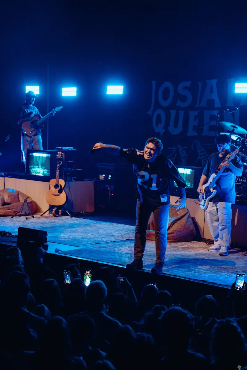 Josiah Queen — photograph 11